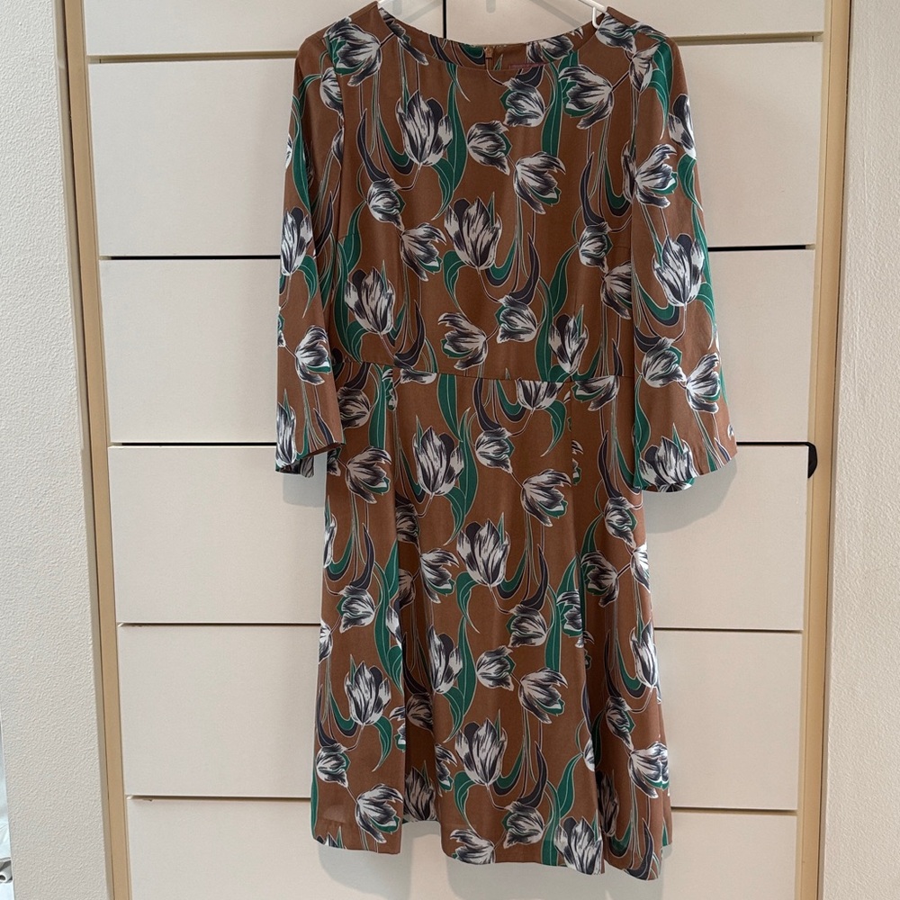 Chic Long Sleeve Floral Dress in Brown